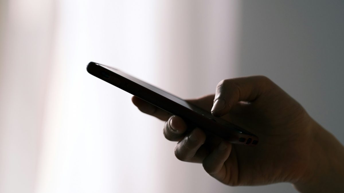 Don par SMS : une solution éthique et accessible pour aider les autres